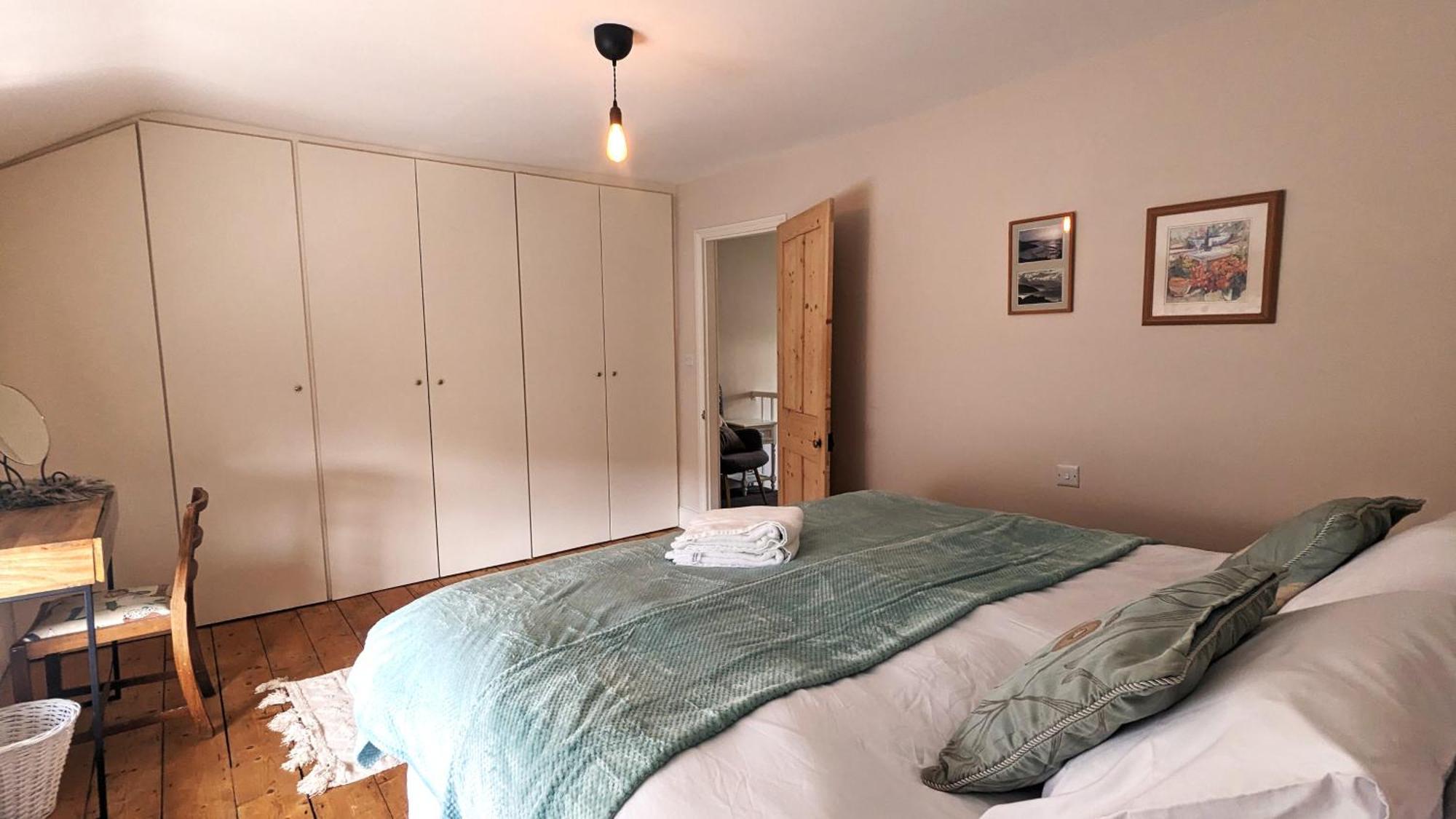 17th Century Borough 3 Bedroom *